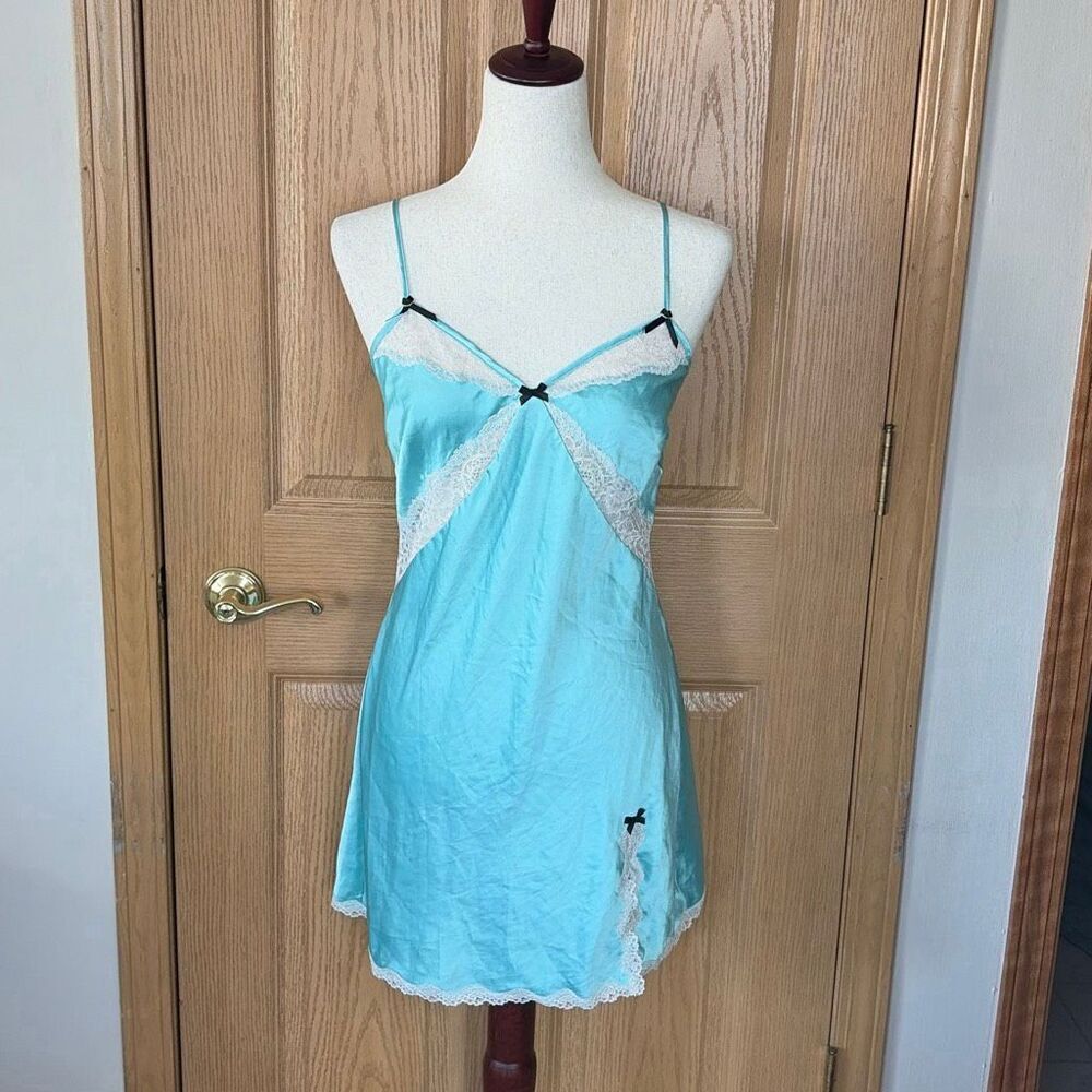Victoria’s Secret Aqua Lace Slip Chemise – Women’s Medium – 2015